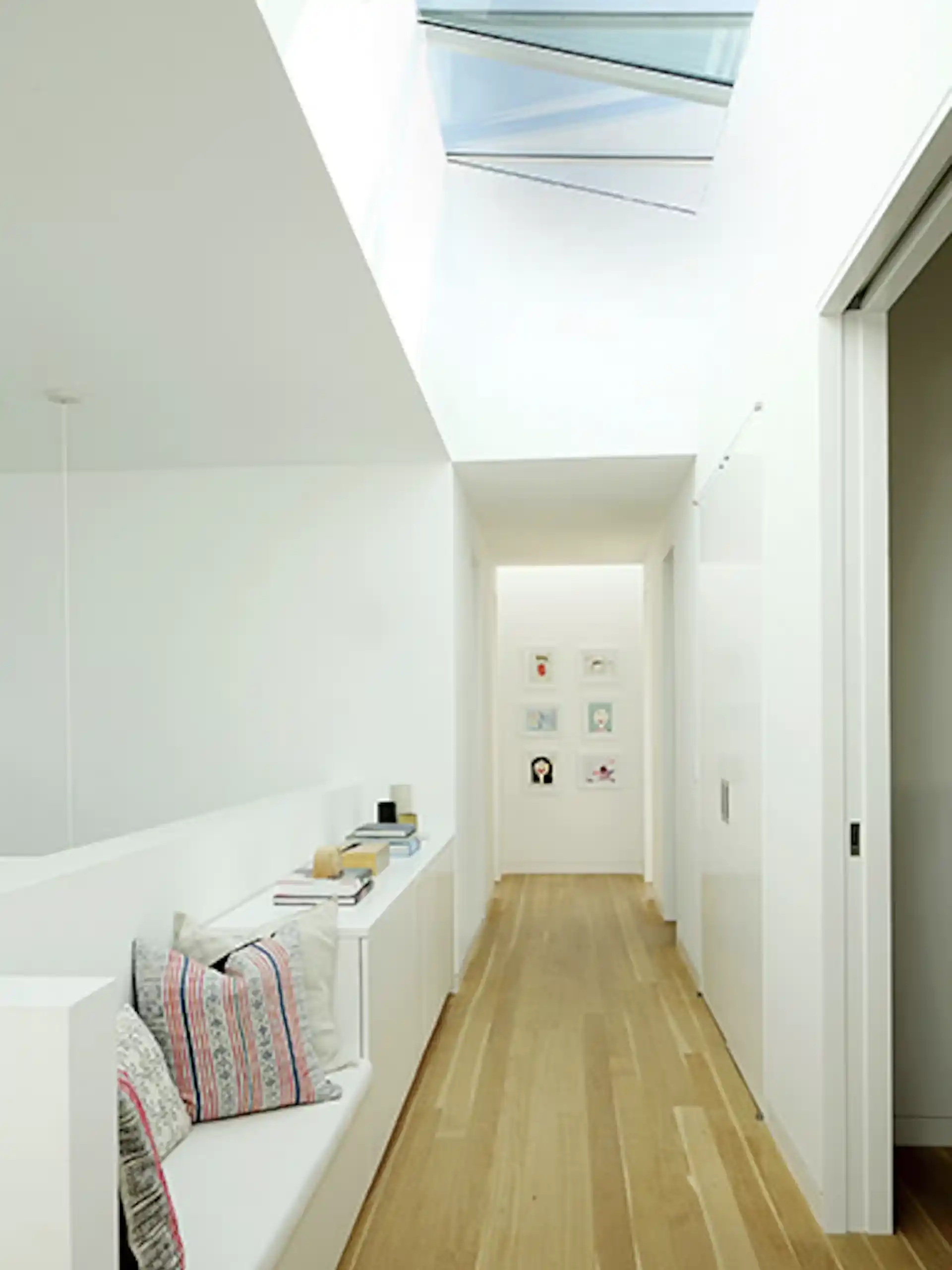 Ro_Rockett_Design_Manhattan_Beach__Hallway